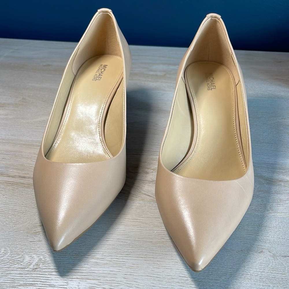 Michael Kors size 10 heels, nude color, never been worn!